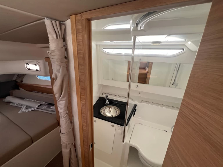 Yacht charter Ajaccio - Nimbus T11 on SamBoat