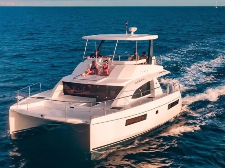 Catamaran to hire Miami at the best price