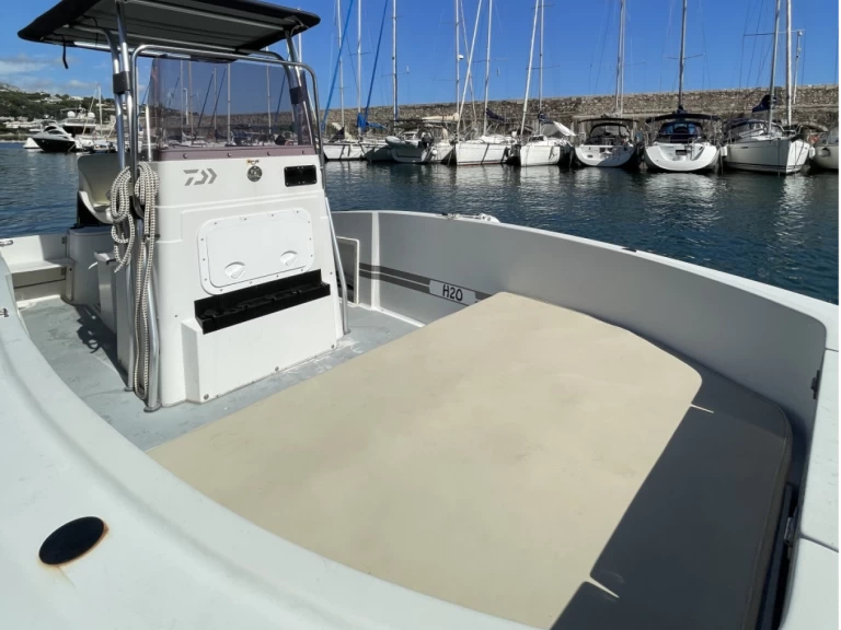 Hire a Four Winns Quest 207 Mandelieu-la-Napoule