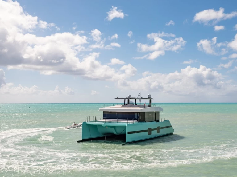 Catamaran to hire Miami at the best price