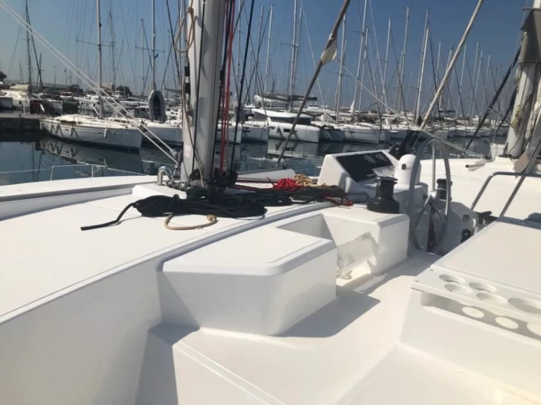 Catamaran to hire Lefkáda at the best price