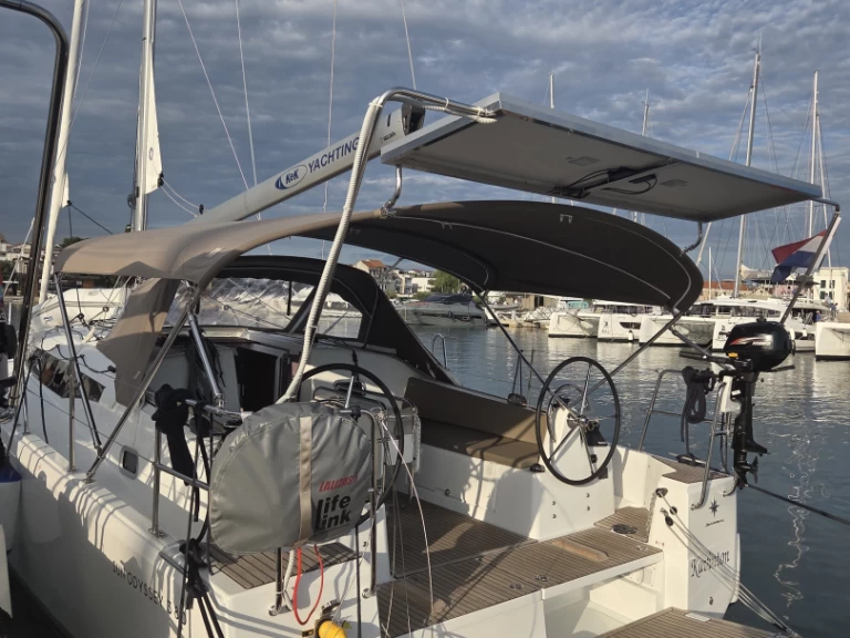 Yacht charter Pirovac - Jeanneau Sun Odyssey 380 on SamBoat