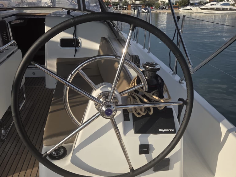 Sailboat hire in Pirovac - Jeanneau Sun Odyssey 380