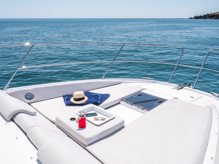 Charter a Bénéteau Gran Turismo 36 in Ajaccio on Samboat