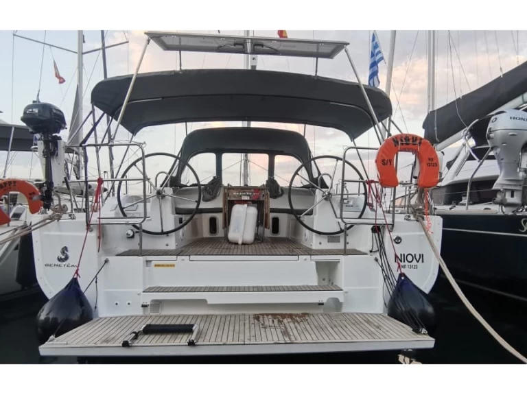 Sailboat to hire Préveza at the best price