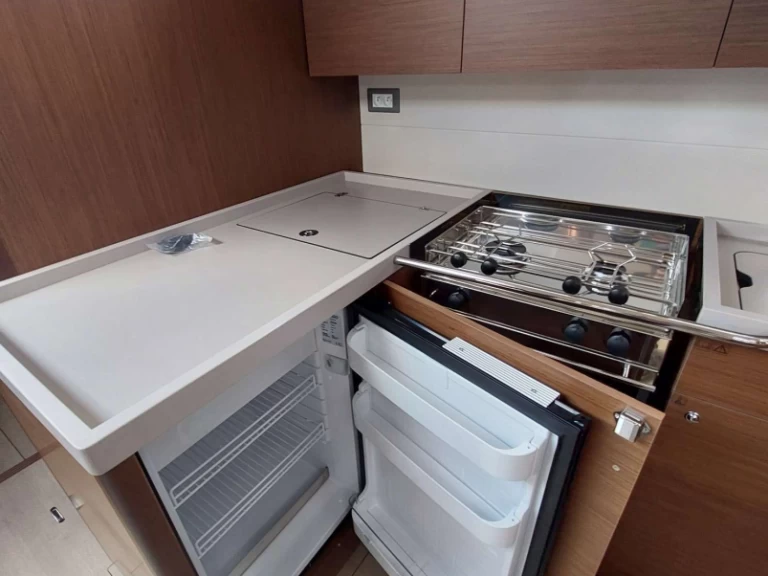 Hire a Bénéteau Oceanis 51.1 Préveza