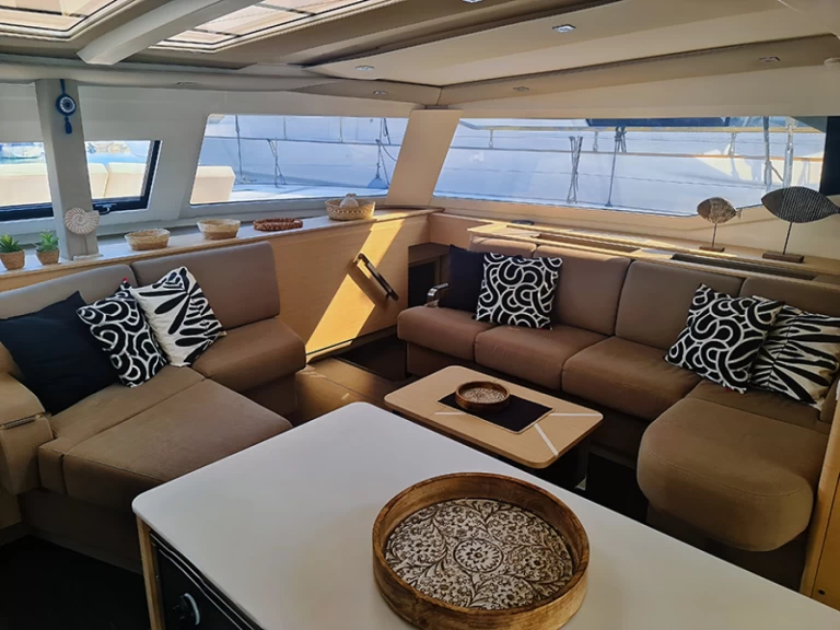 Hire Catamaran Fountaine Pajot with a boat licence