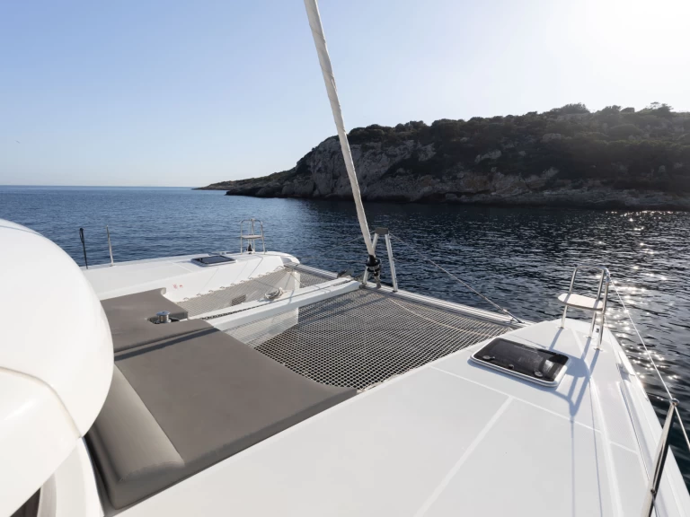 Hire Catamaran Lagoon with a boat licence