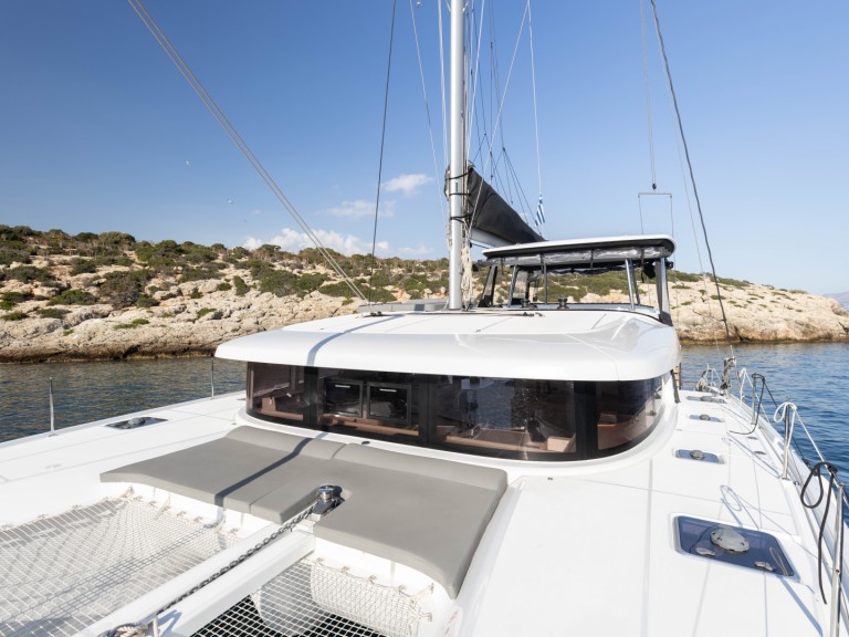 Catamaran to hire Alimos at the best price