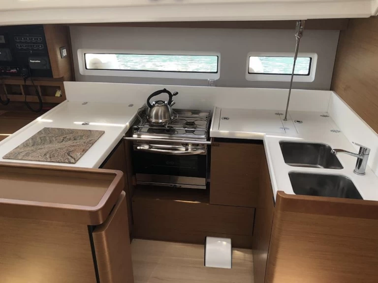 Yacht charter Lefkáda - Jeanneau Sun Odyssey 440 on SamBoat
