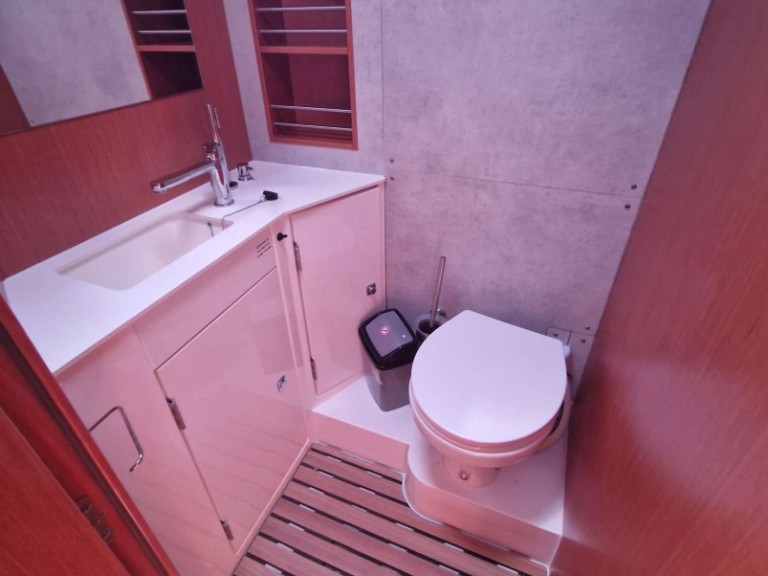 Bavaria Bavaria C42 charter bareboat or skippered in  Préveza