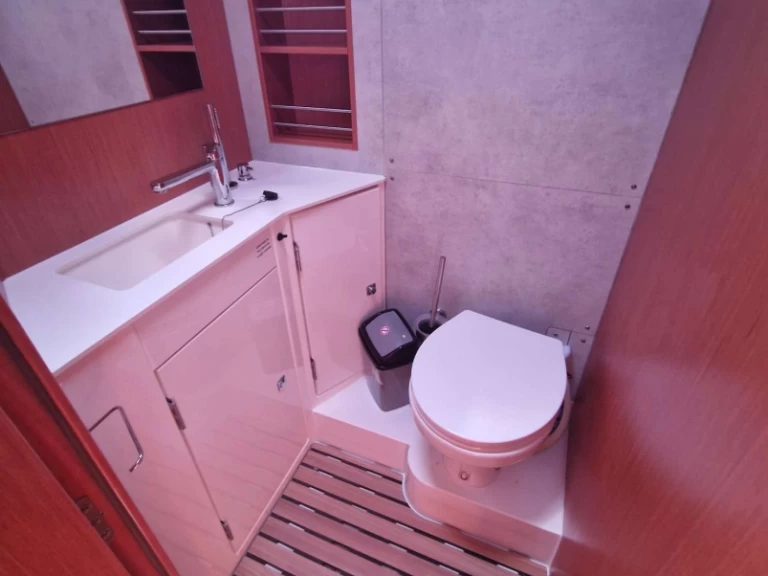 Bavaria Bavaria C42 charter bareboat or skippered in  Préveza