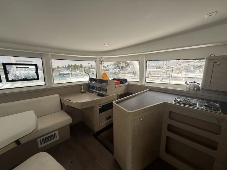 Charter a Lagoon Lagoon 42 in Gouvia on Samboat