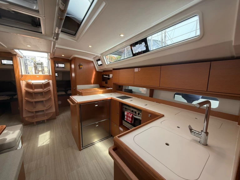 Hire a Bavaria Bavaria C46 Préveza