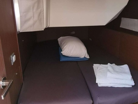 Hire Sailboat Bénéteau with a boat licence