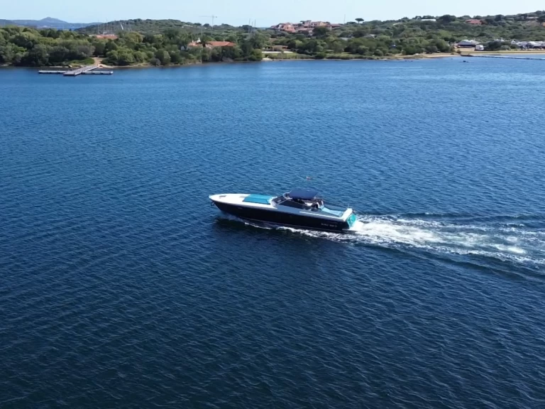 Hire a Itama 38 Porto Rotondo
