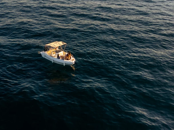 Motorboat to hire Taormina at the best price