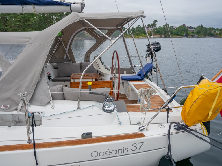 Hire Sailboat Bénéteau with a boat licence