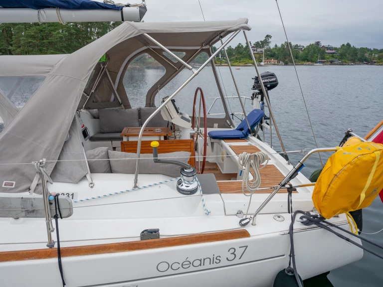 Hire Sailboat Bénéteau with a boat licence