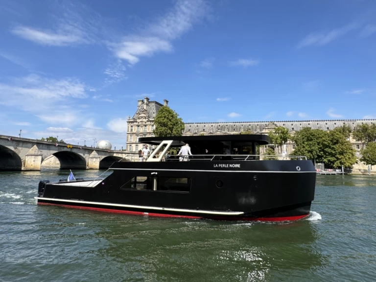 Luxury Yacht hire in Paris - Paris Yacht Marina La Perle Noire