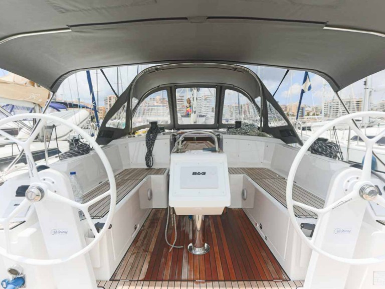 Yacht charter Lefkáda - Bavaria Bavaria C38 on SamBoat