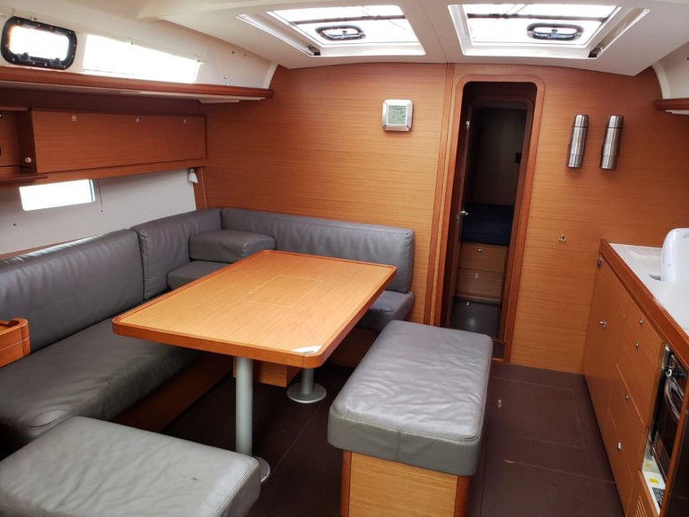 Hire Sailboat Dufour with a boat licence