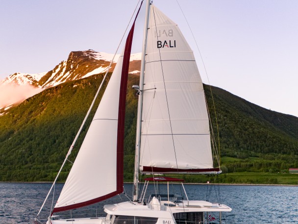 Yacht hire Eidkjosen cheap Bali 4.6