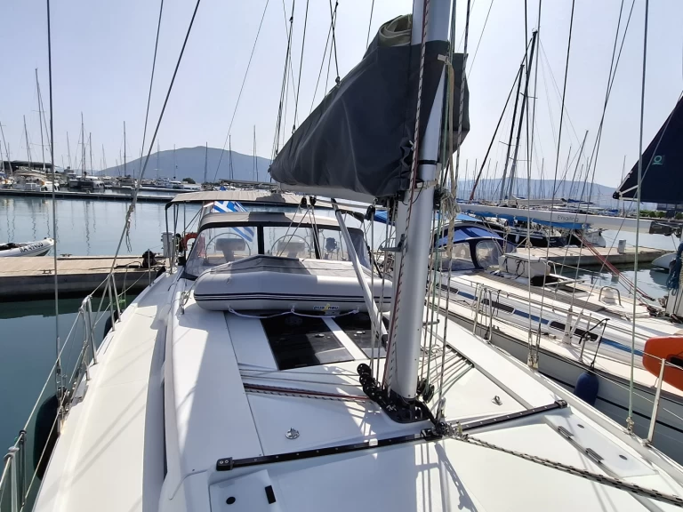 Sailboat to hire Lefkáda at the best price