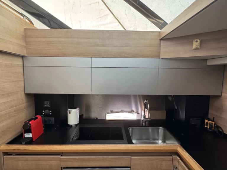 Motorboat to hire Marina Delta Kallithea at the best price