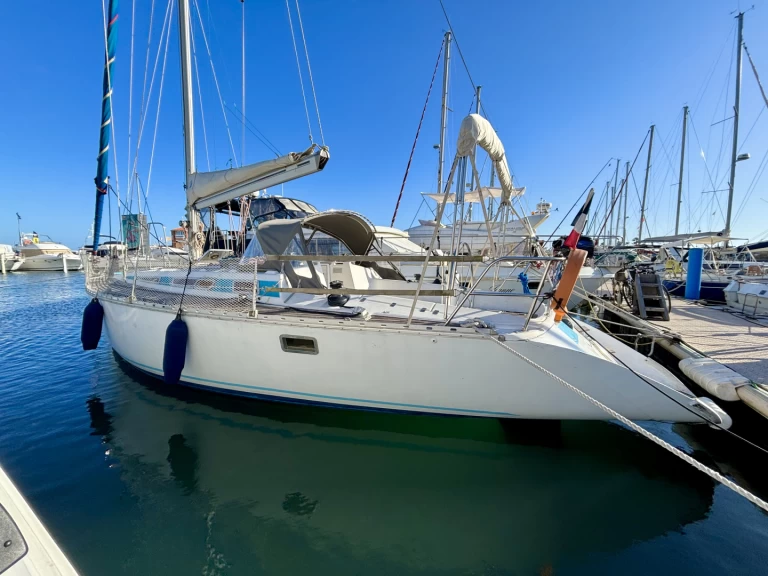 Hire a Jeanneau Sun Legend 41 Le Barcarès
