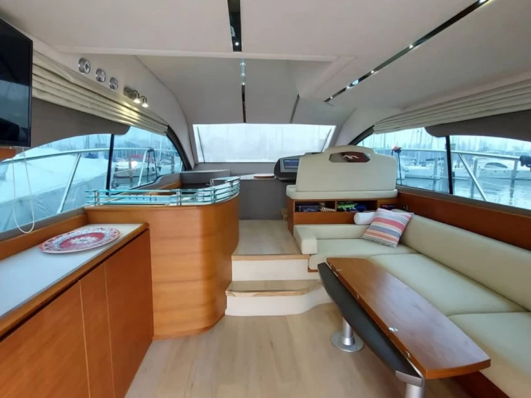 Hire Motorboat with or without skipper Intermarine Portisco