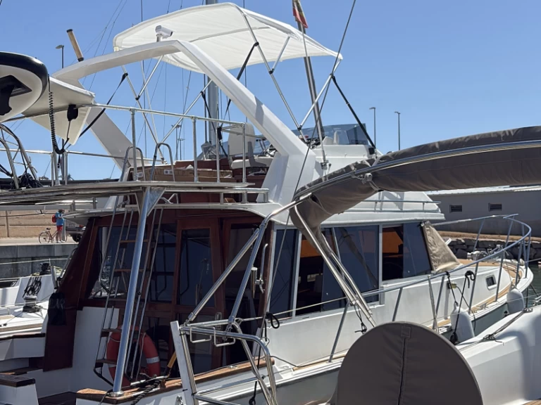 Motorboat to hire Valencia at the best price