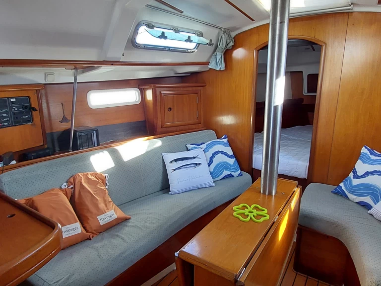 Hire Sailboat Bénéteau with a boat licence