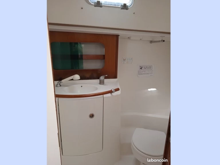 Bénéteau Oceanis 331 Clipper charter bareboat or skippered in  Ajaccio