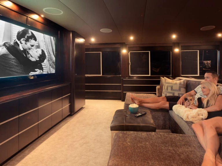 Luxury Yacht to hire Saint Martin at the best price