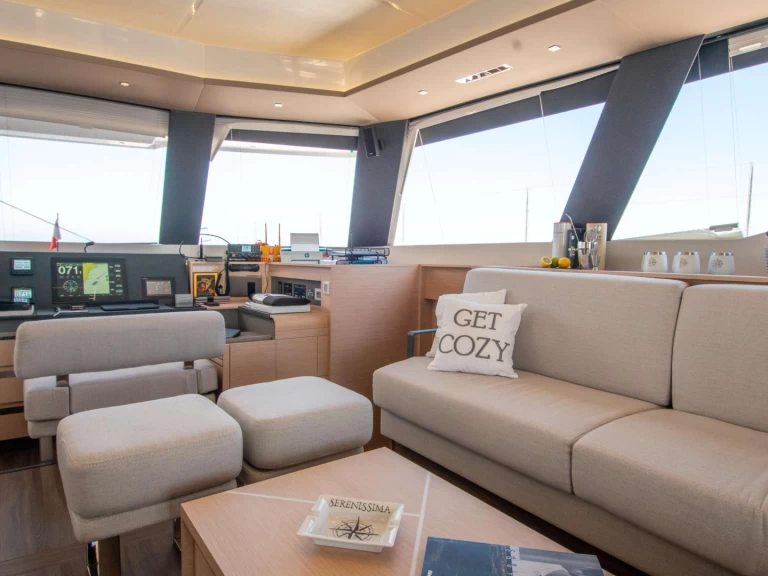 Charter a Fountaine Pajot SERENISSIMA in Greece on Samboat