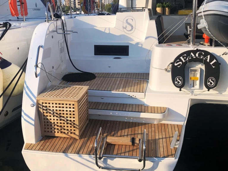 Catamaran hire in Alimos - Lagoon Lagoon 46