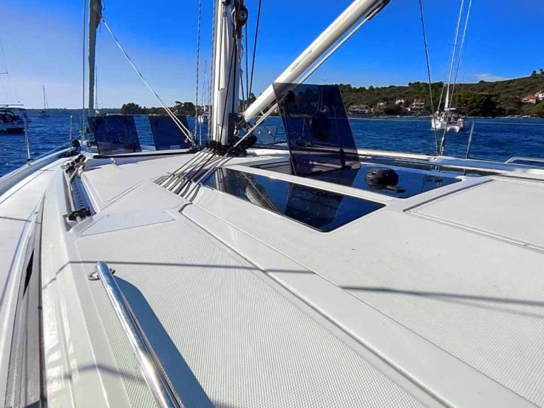 Hire a Bavaria Bavaria C46 Trogir
