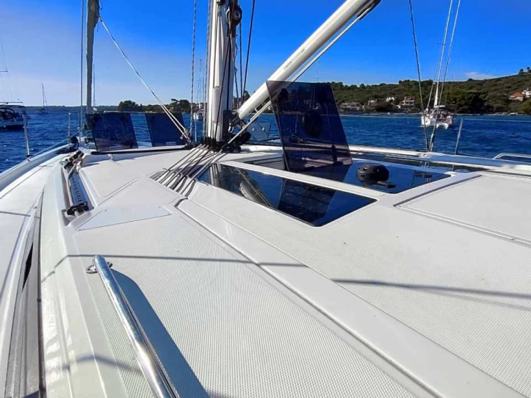 Hire a Bavaria Bavaria C46 Trogir