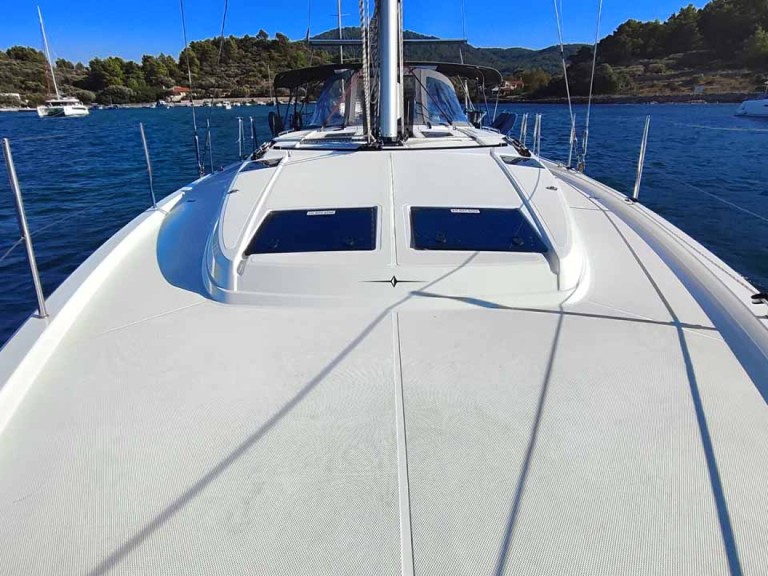 Yacht hire Trogir cheap Bavaria C46