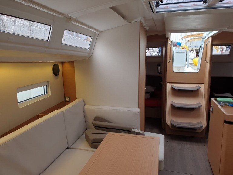 Charter a Jeanneau Sun Odyssey 410 in Pula on Samboat
