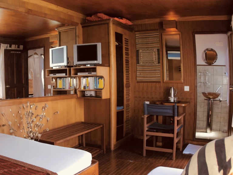 Charter a  Dhoni 6 pax in Malé on Samboat