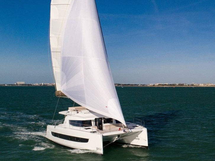 Yacht hire Golfo Aranci cheap Bali 4.4