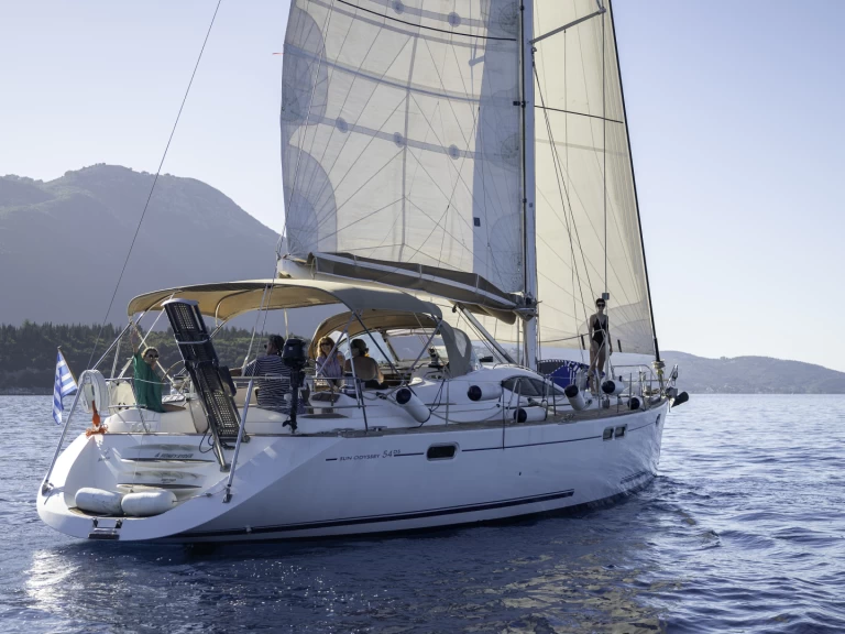 Hire Sailboat Jeanneau with a boat licence