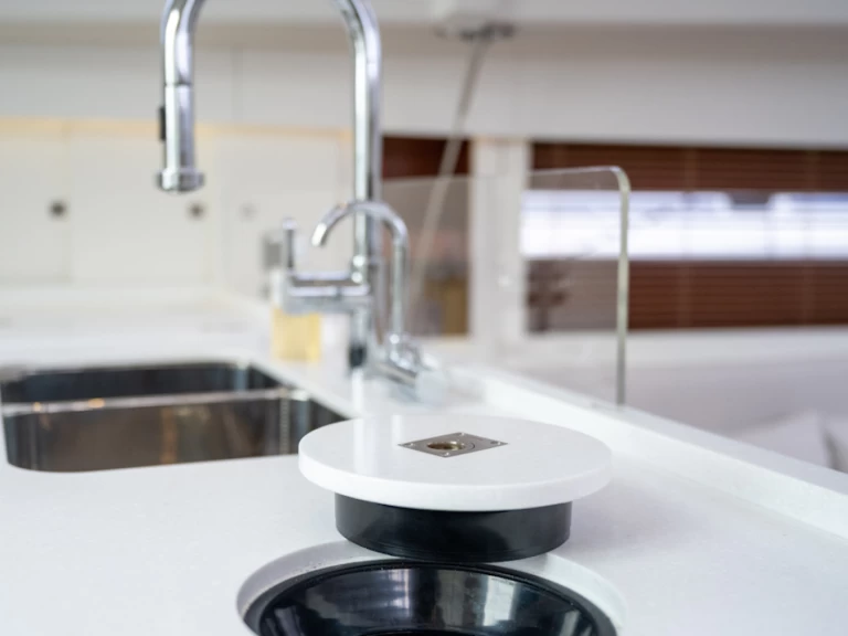 Charter a RM RM 1380 in La Rochelle on Samboat