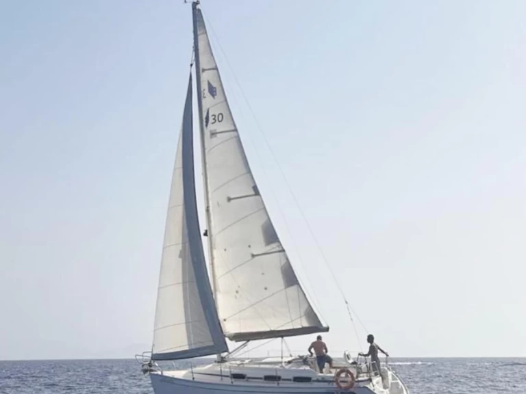 Charter a Bavaria Bavaria 30 Cruiser in Puerto deportivo Marina Rubicon on Samboat