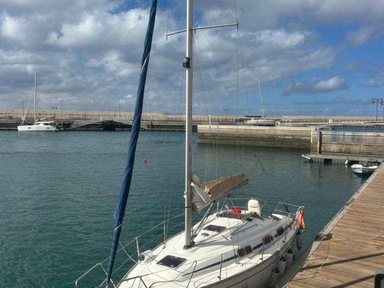 Hire Sailboat Bavaria with a boat licence