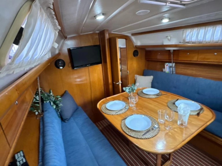 Sailboat to hire Puerto deportivo Marina Rubicon at the best price