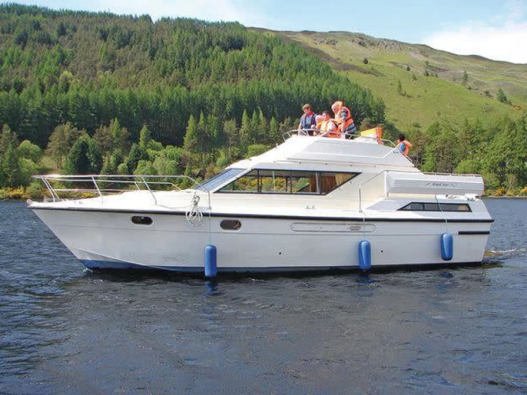 Hire Motorboat with or without skipper Le Boat Spean Bridge