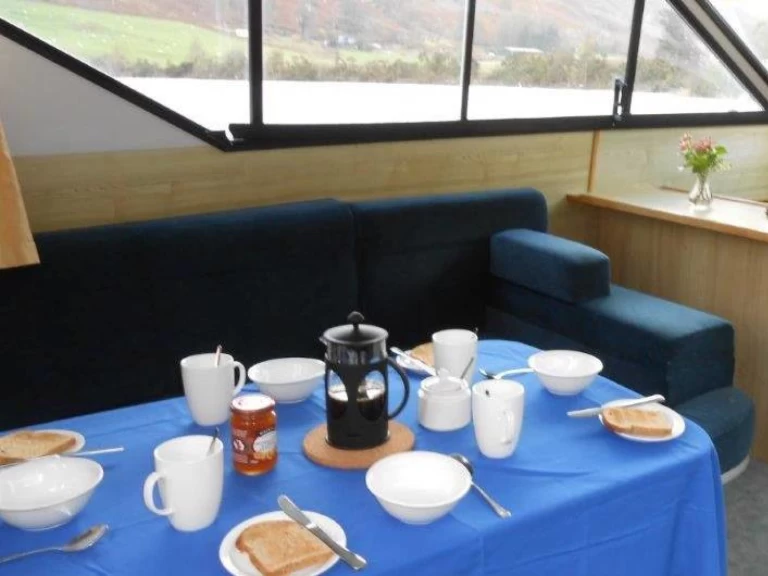 Hire Motorboat Le Boat with a boat licence